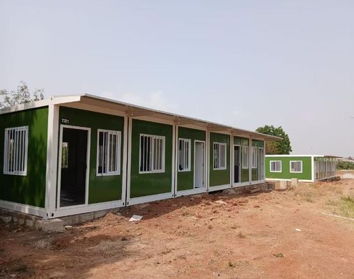 Casa de contenedores desmontable con puerta de paneles de sandwich de lana de roca y puerta de aleación de aluminio